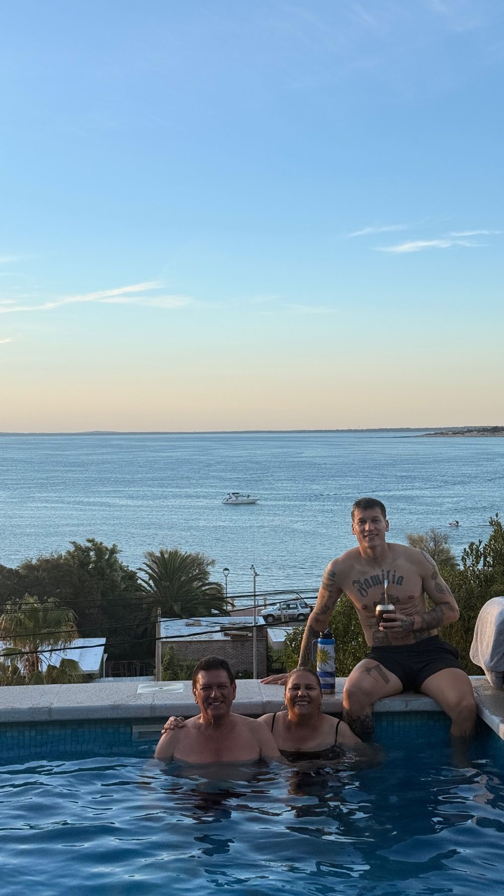 Washington Aguerre junto a su familia en Piriápolis