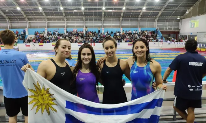 Uruguay se despidió del Sudamericano de natación con récord en posta