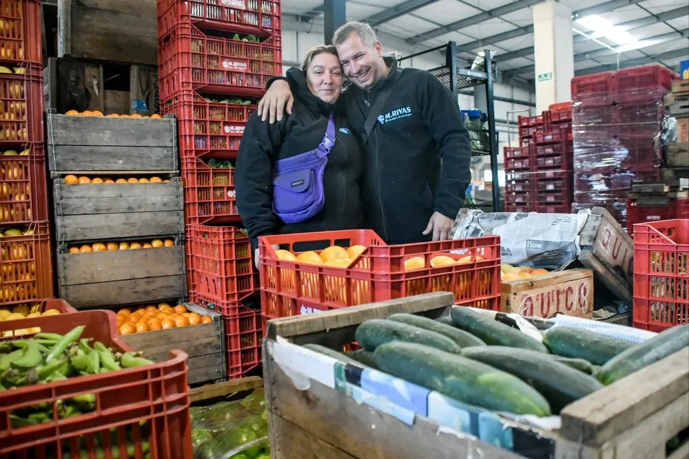 Miguel y Nancy en el puesto propio, un sueño hecho realidad.
