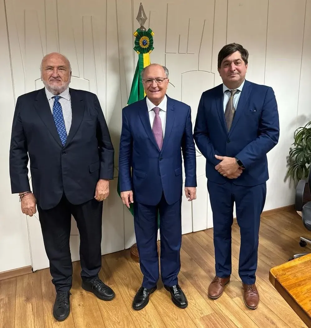 Jorge Werthein, Asesor Especial del Director General del IICA, Geraldo Alckmin, vicepresidente de Brasil, y Gabriel Delgado, Representante del Instituto en ese país.