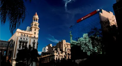 Santander renueva el servicio de pago de facturas con la opción de “Débito Controlado”