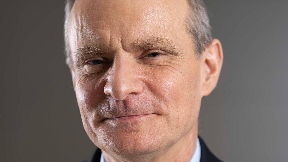 Simon Johnson ganó el Nobel de Economía el año pasado por sus estudios sobre la desigualdad.