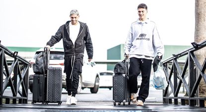 Federico Valverde y Facundo Pellistri llegaron este martes al complejo celeste