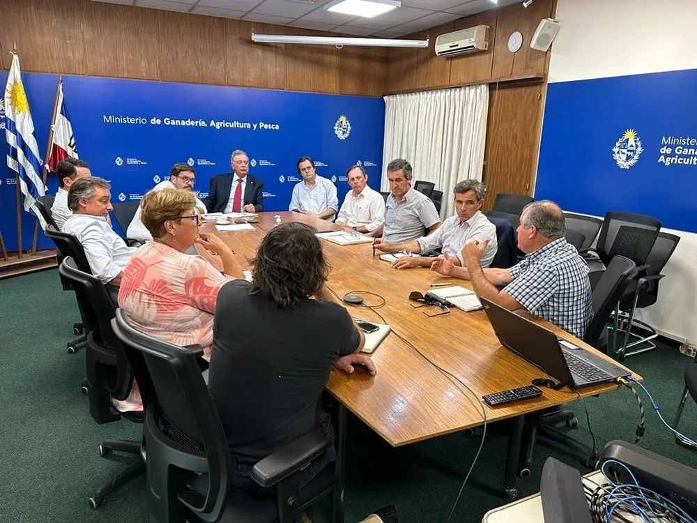 La reunión entre los productores y las autoridades del MGAP duró casi dos horas.