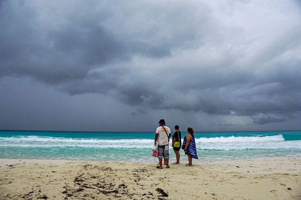 Imagen del paso de Helene como tormenta tropical en Cancún, en México.