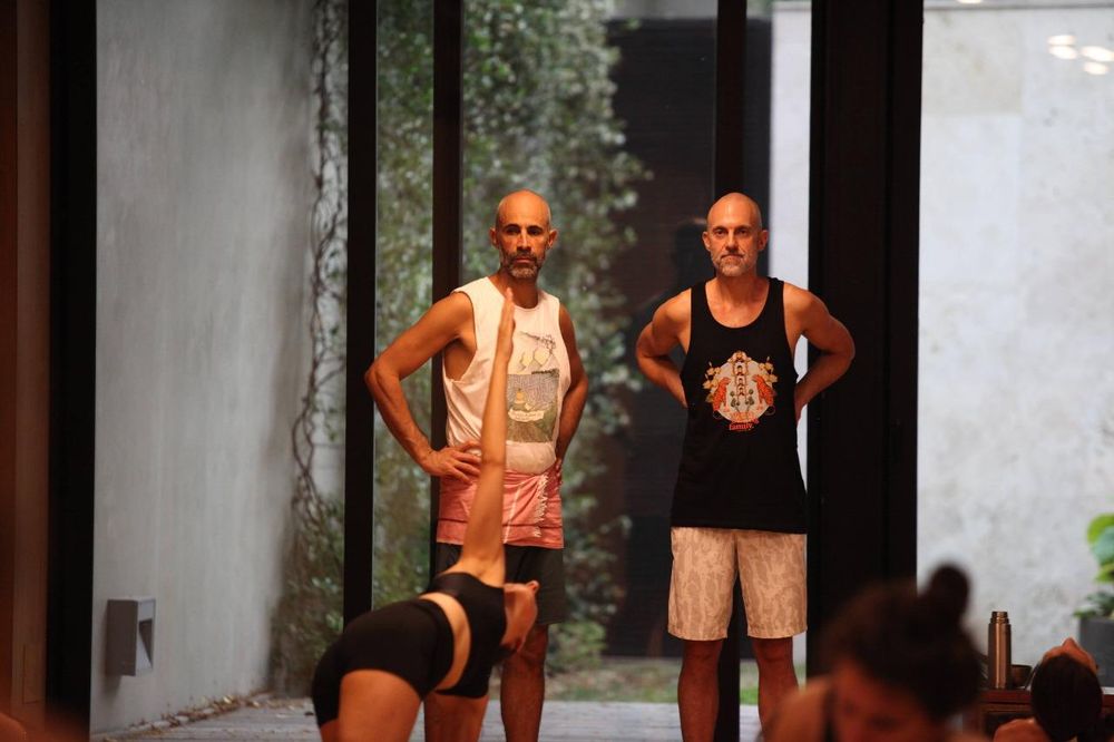 José Carballal y Rafael Martínez, dos referentes internacionales de Ashtanga Yoga, llegan desde Madrid.