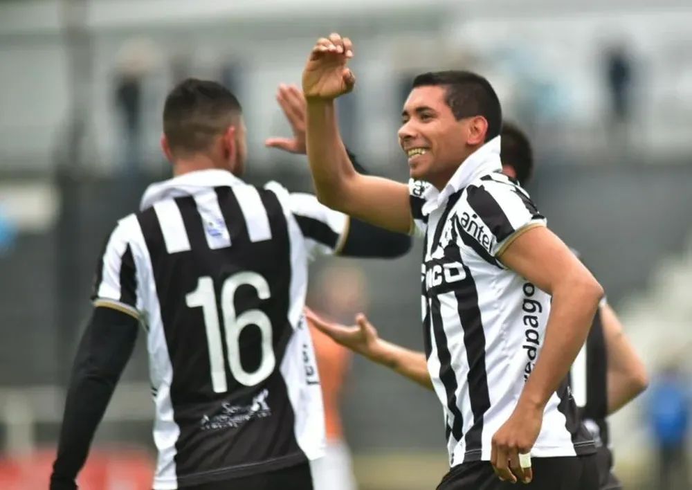 Cristian Palacios, sigue con sus goles en Wanderers