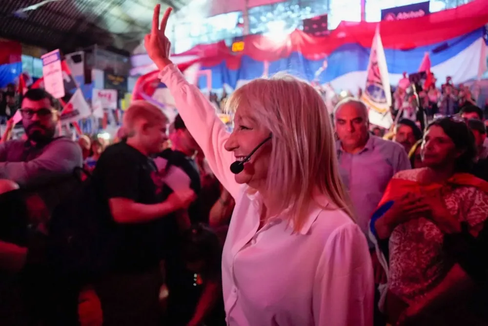 Carolina Cosse en el acto donde aceptó su precandidatura