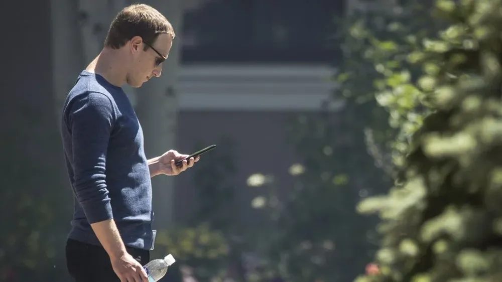 nullQuiero aclarar cuál es nuestra prioridad: proteger a nuestra comunidad es más importante que maximizar nuestras gananciasnull, afirmó Mark Zuckerberg en diciembre pasado, cuando anunció cambios en el algoritmo que disminuirían el tiempo de permanencia de los usuarios en Facebook.