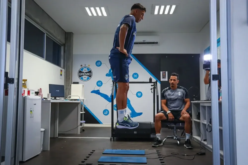 Luis Suárez y Giovanni Ramírez