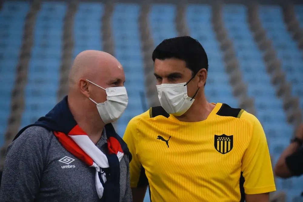 Pablo Repetto y Mauricio Larriera, entrenadores de Nacional y Peñarol, respectivamente