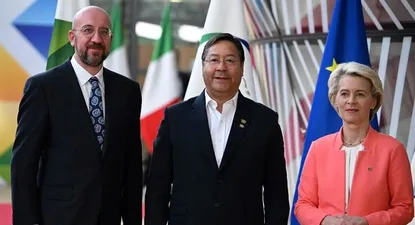 Presidentes: Charles Michel (del Consejo Europeo), Luis Arce (de Bolivia) y Ursula Von der Leyen (de la Comisión Europea)