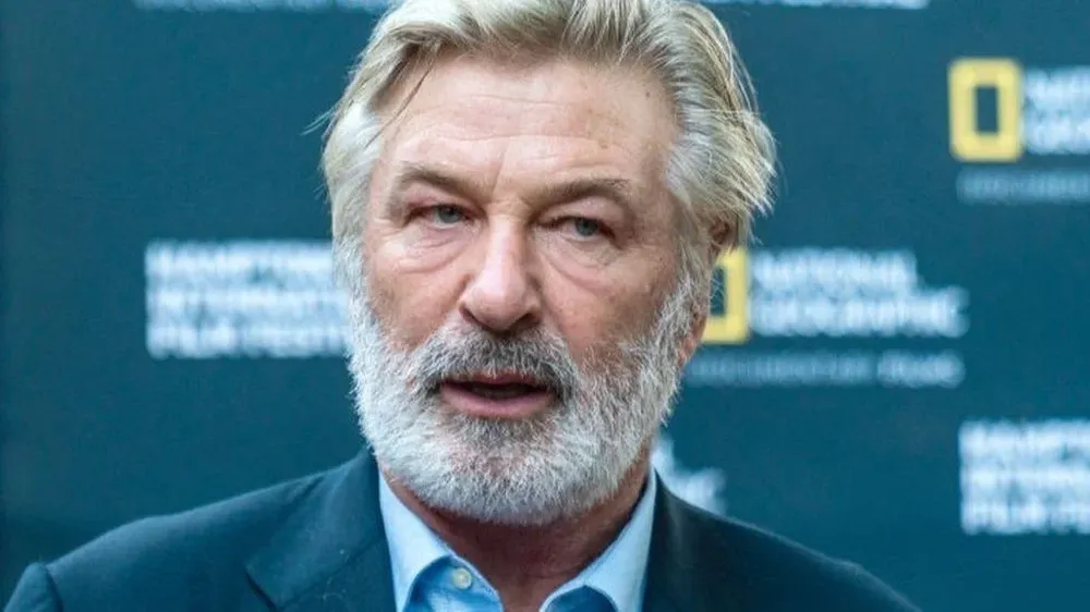 Alec Baldwin dijo que el incidente mortal, que ocurrió en un set de filmación, fue uno en un millón de episodios.