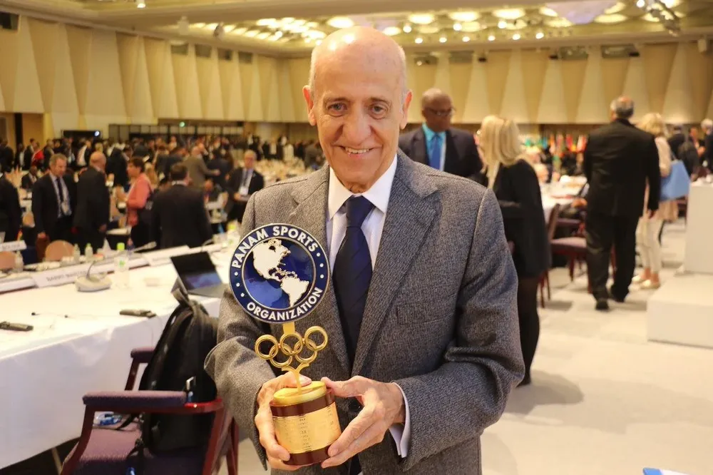 Panam Sports también homenajeó a Maglione en la gala de ACNO en Tokio