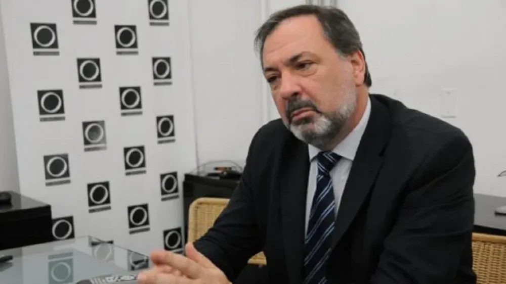 Gandini cuestionó a Bascou