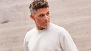 El cantante afirma que se encuentra en una "nueva etapa" de su vida luego de vivir momentos complicados en los que había perdido "la ilusión de componer".