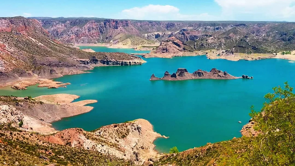 Embalse El Nihüil, uno de los lugares más bellos de Mendoza