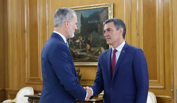 El Rey Felipe Vi y el presidente en funciones, Pedro Sánchez, en el Palacio de la Zarzuela.