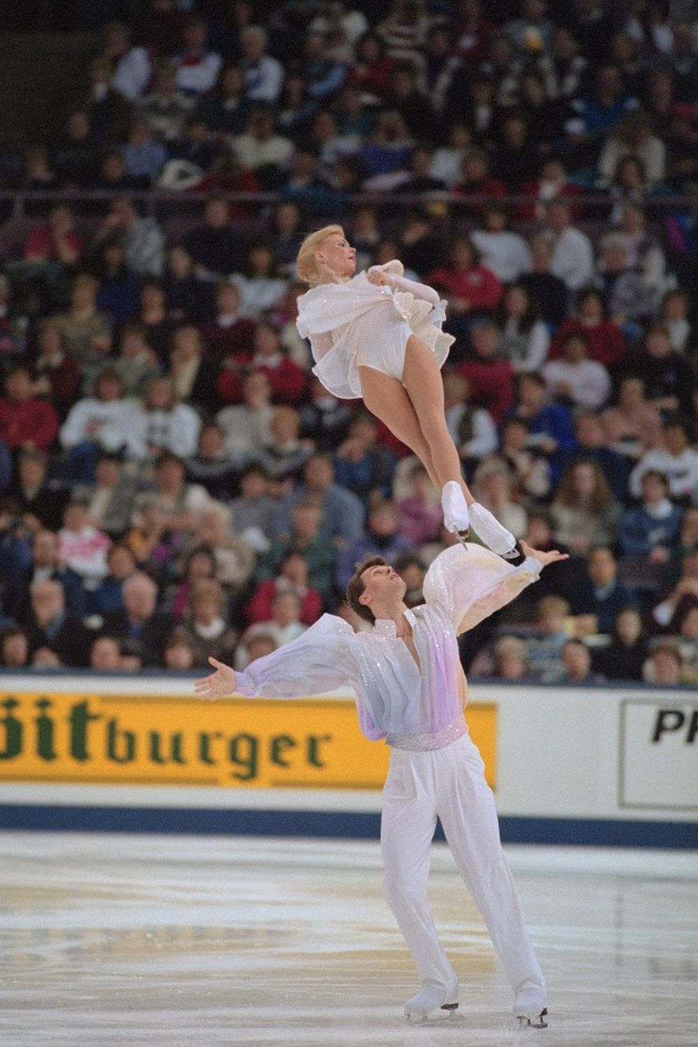 Evguenia Shishkova y Vadim Naúmov, dos patinadores artísticos rusos campeones del mundo en 1994, murieron en el accidente aéreo de Washington