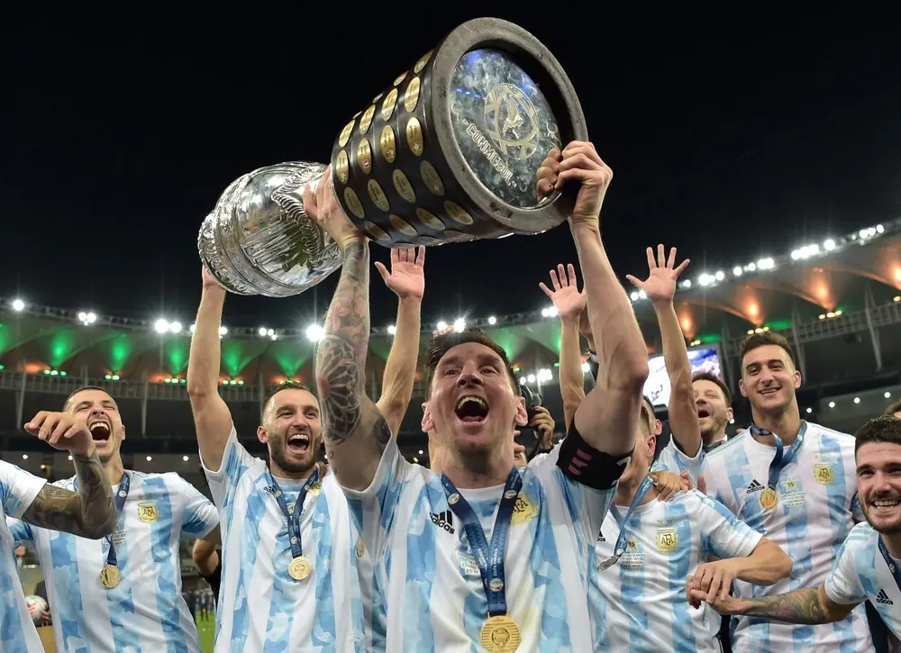 Messi y el trofeo de la Copa América