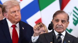 El primer ministro de Paistán, Shehbaz Sharif (der.), anunció el cese el fuego.