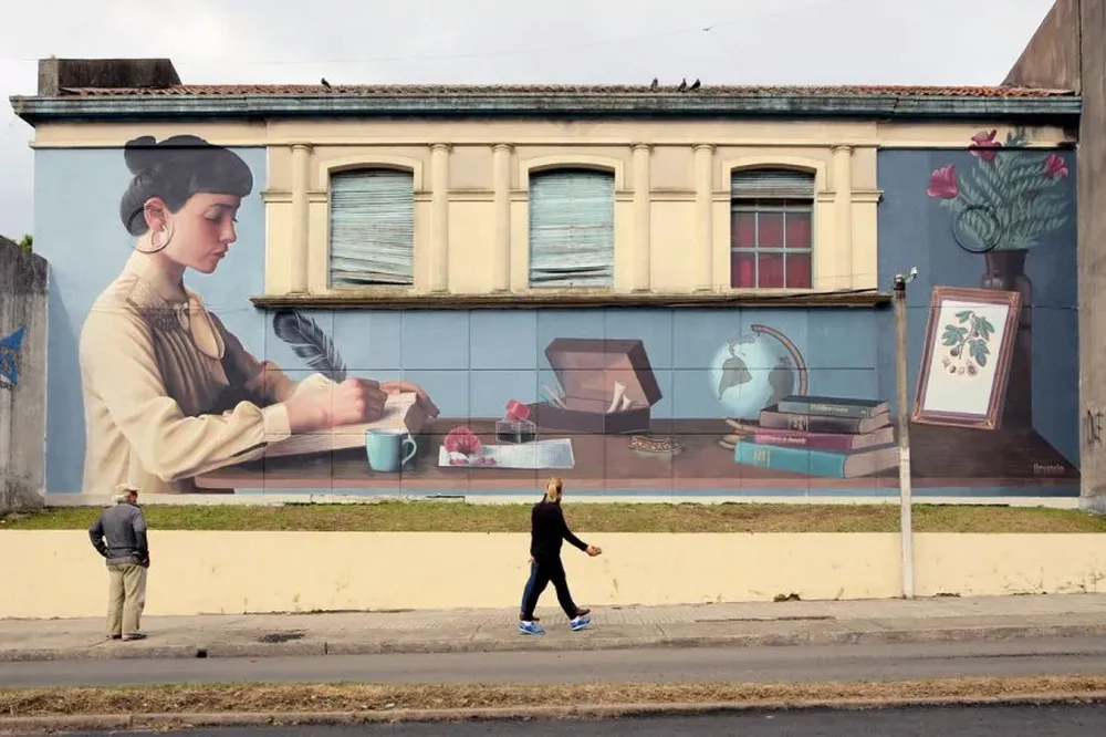 Homenaje a Juana de Ibarbourou creado por los artistas de Colectivo Licuado en Melo con el apoyo de Pronto!