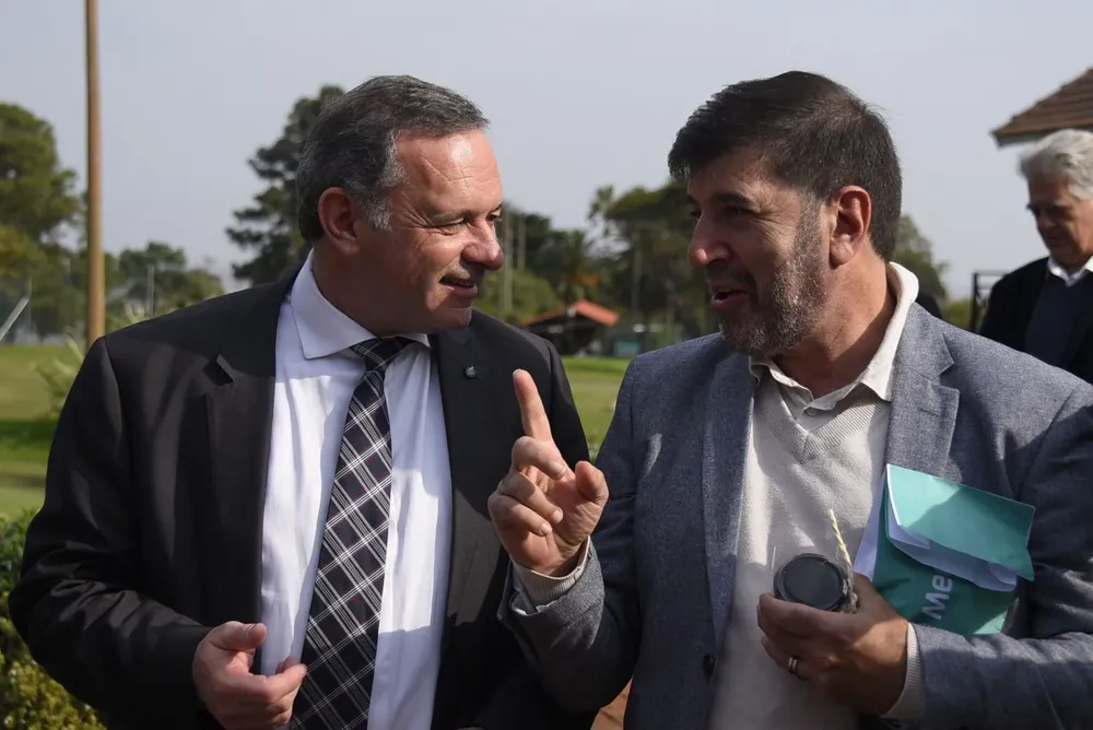 :Archivo, Álvaro Delgado y Fernando Pereira se encuentran en un evento de la Unión de Exportadores