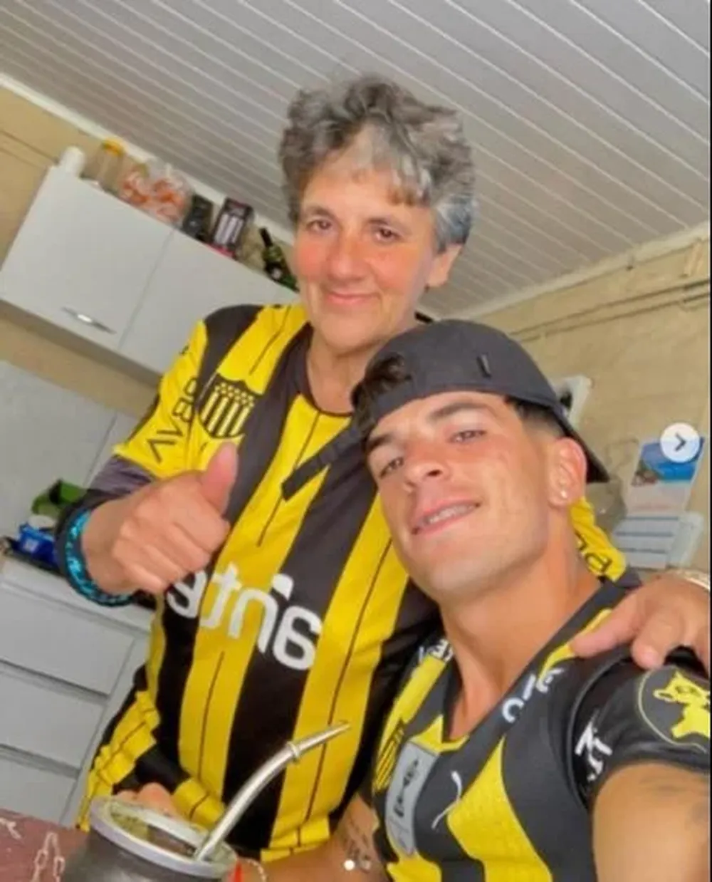 Santiago Homenchenko y su madre