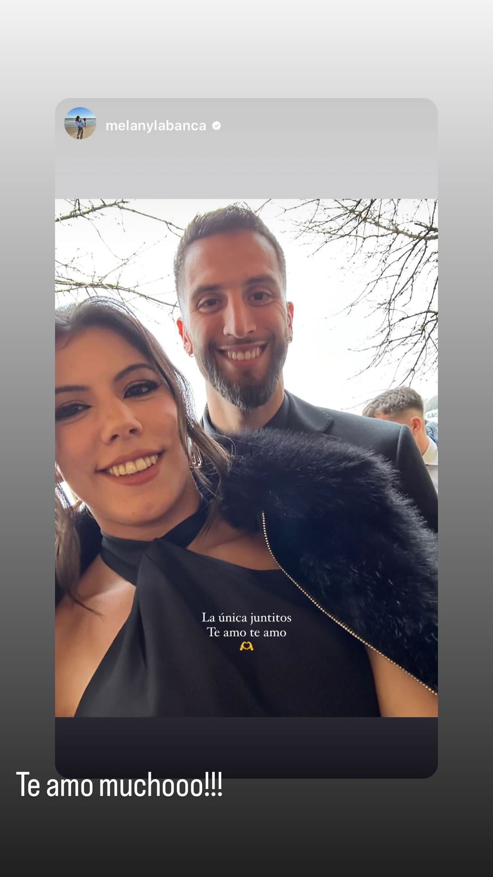 Bentancur y su pareja en el casamiento