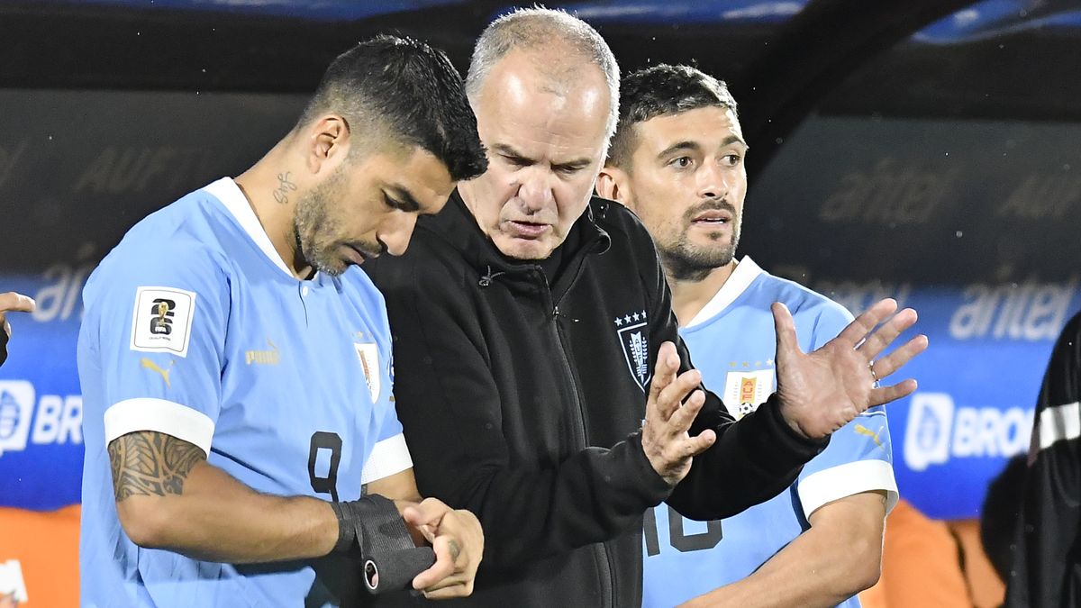 ¿Luis Suárez en la lista del Mundial 2026? Marcelo Bielsa busca al tercer delantero y el lunes presenta la nómina larga de reservados