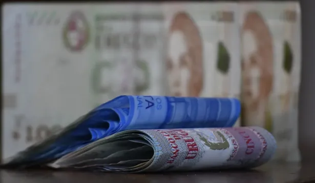El poder de compra de los asalariados sigue en terreno negativo.