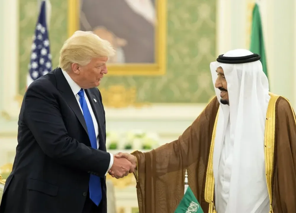 Trump y el rey Salman bin Abdulaziz al-Saud.