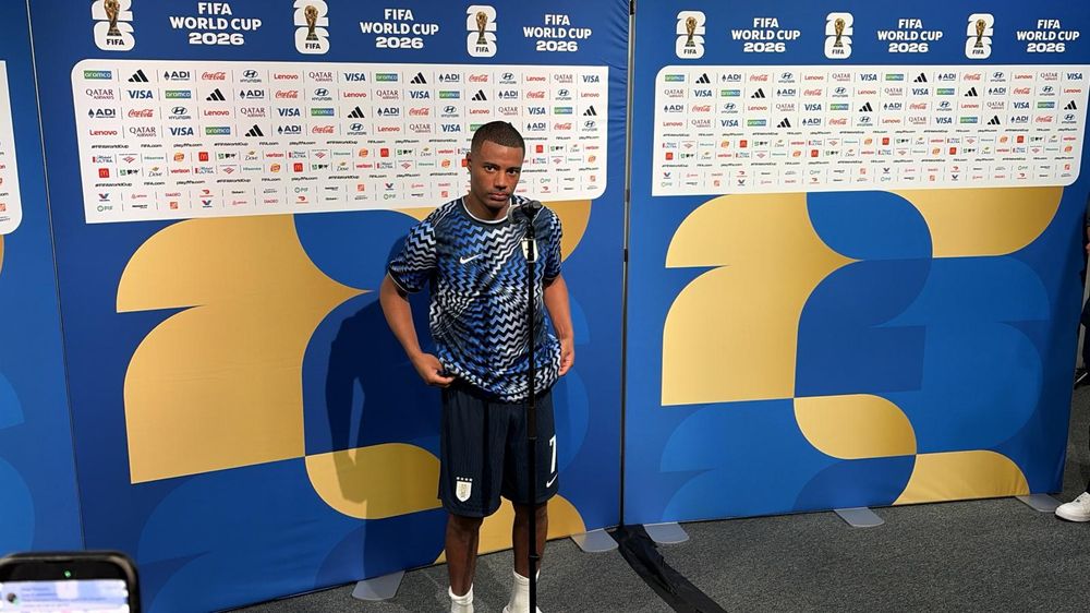 Nicol&aacute;s de la Cruz en la zona mixta tras el partido ante Cabo Verde