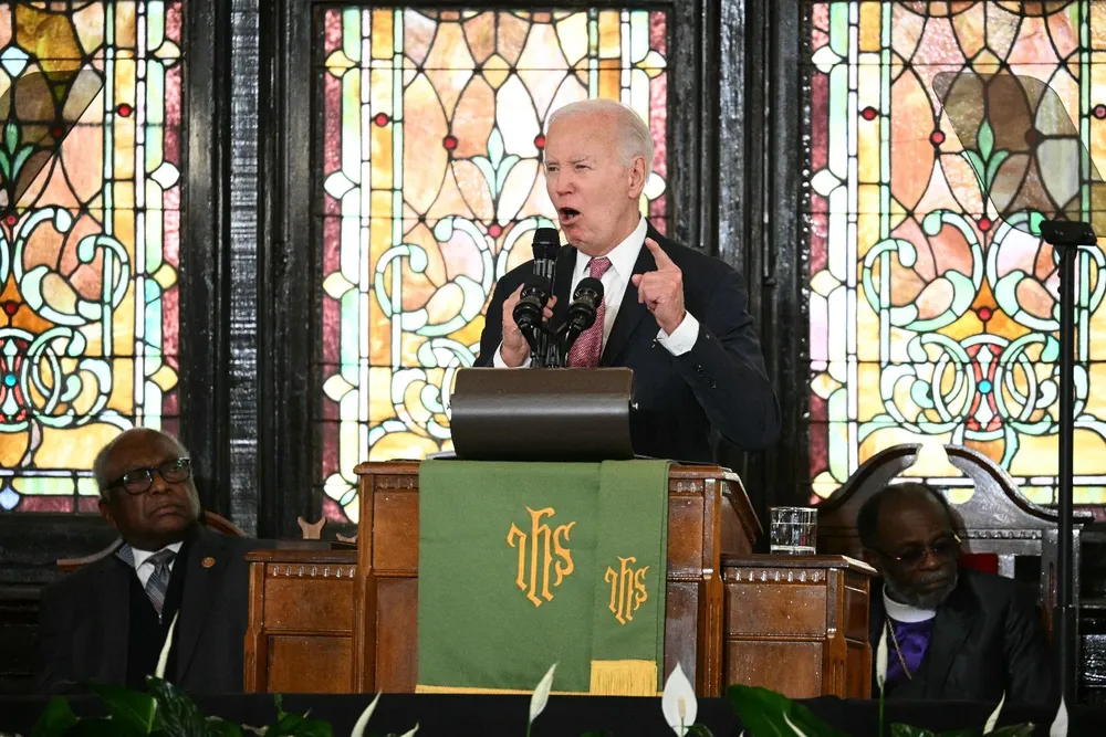 El presidente Biden, en campaña por su reelección, con la migración desde México como un tema de fondo.