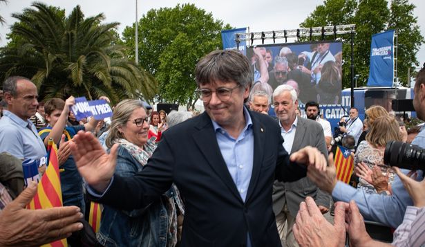 Carles Puigdemont en el acto central de campaña en Argeles sur mer, Francia
