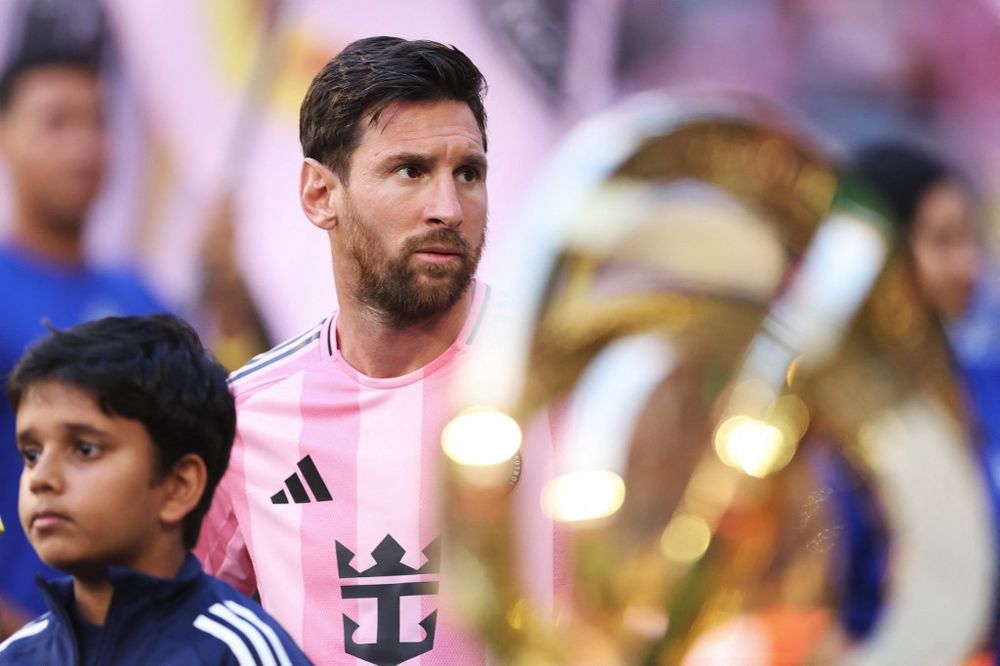 Lionel Messi en su debut en el Mundial de Clubes Lionel Messi en su debut en el Mundial de Clubes