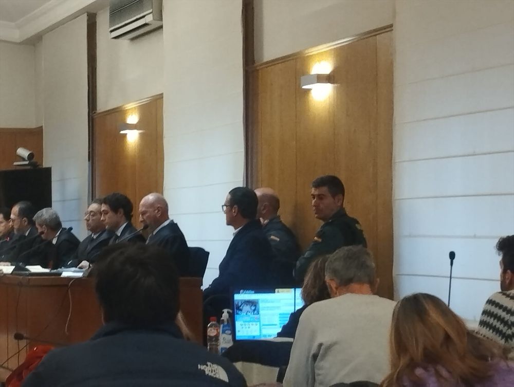 Familiares de Paloma e India intentan linchar al autor del doble crimen en pleno juicio en Valladolid. EUROPA PRESS