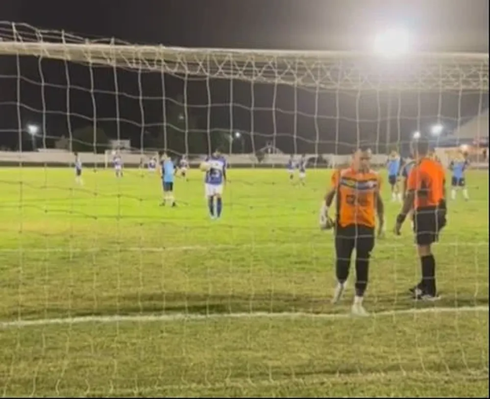 Sebastián Abreu marcó de penal para Lavalleja