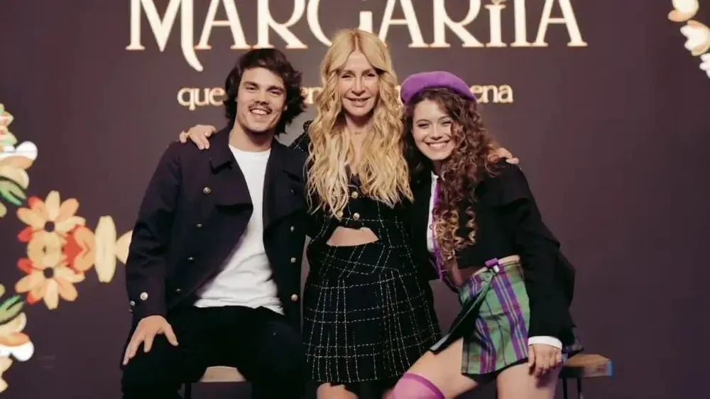 Cris Morena con los protagonistas de Margarita