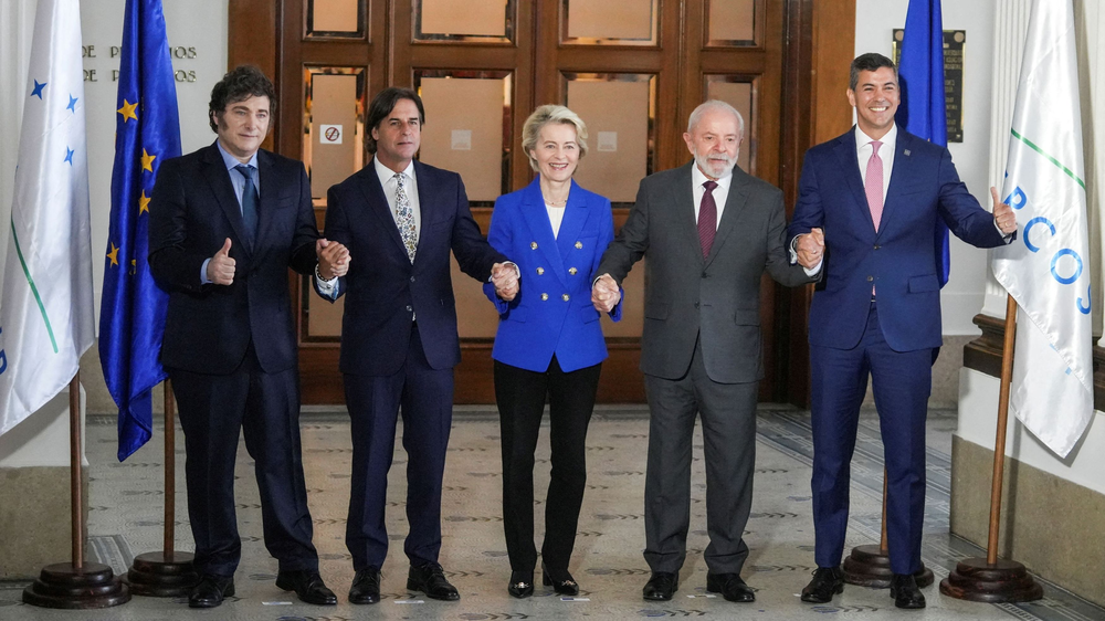 Acuerdo en Montevideo: Los presidentes de Argentina, Uruguay, Brasil y Paraguay, con la presidenta de la Comisión Europea.