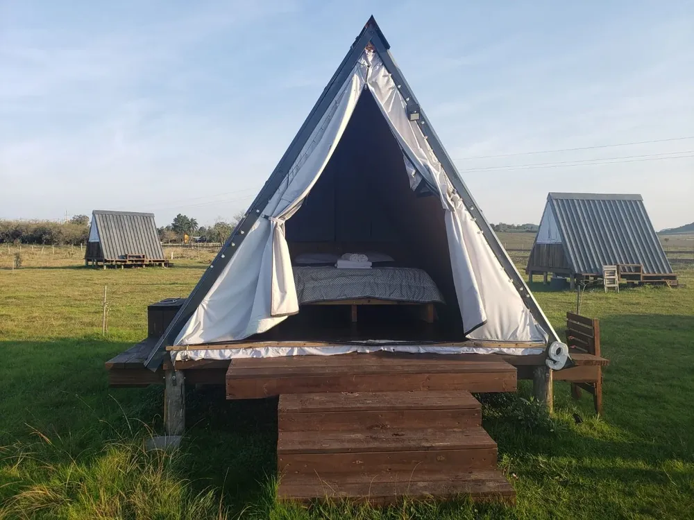 Tipis, las carpas que se pueden encontrar en Villa Pancha.