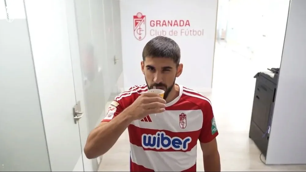 Bruno Méndez fue presentado en Granada