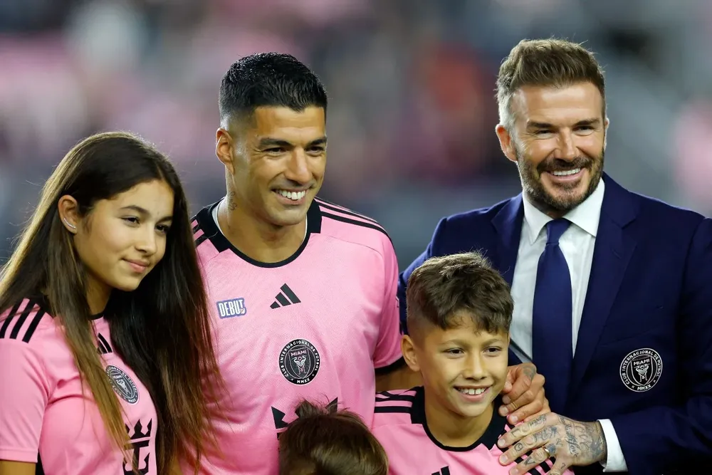 Suárez con sus hijos y David Beckham