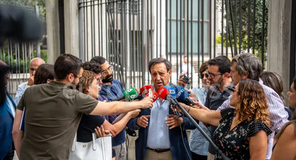El presidente de Asaja, Pedro Barato, habla con los medios tras la reunión con los ministros de Economía y Agricultura. EUROPA PRESS