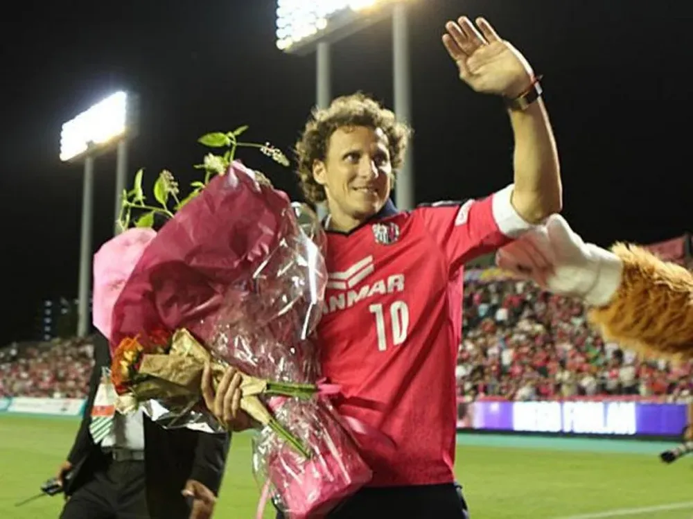 Diego Forlán en su despedida