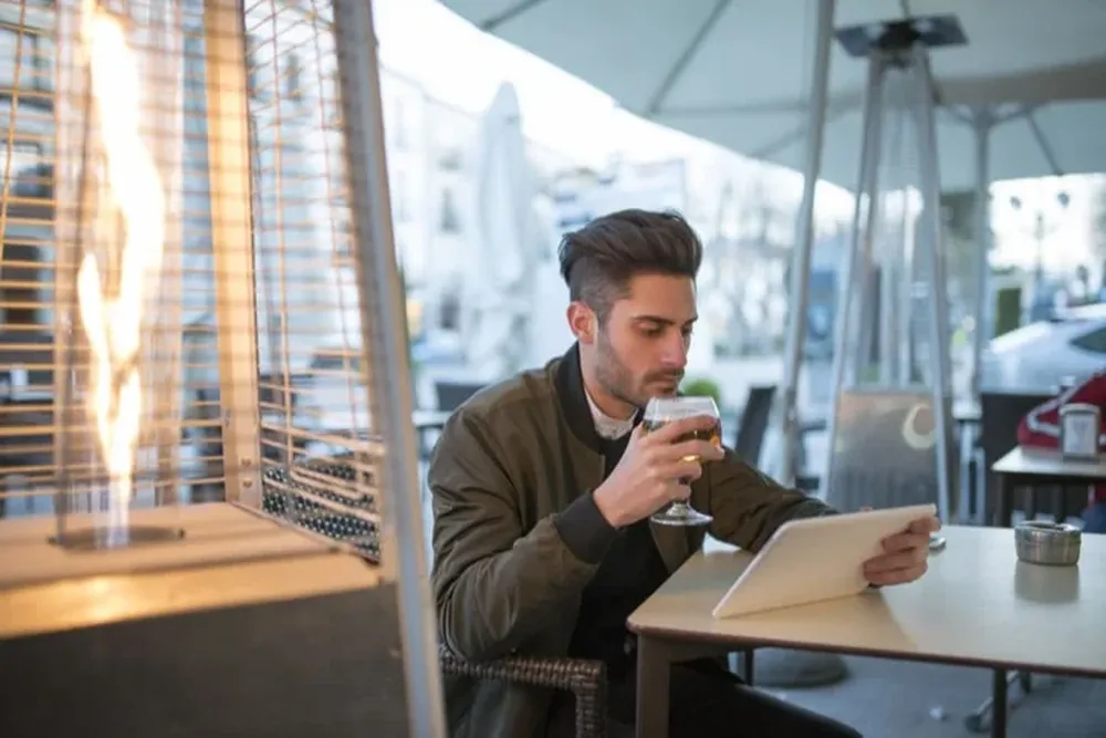 La Justicia anula la prohibición de instalar estufas en las terrazas.