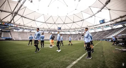 Reconocimiento de la selección uruguaya al estadio de La Plata