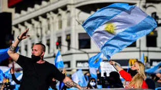 Argentina sufre por una recesión económica agravada por la pandemia y el confinamiento obligatorio extendido