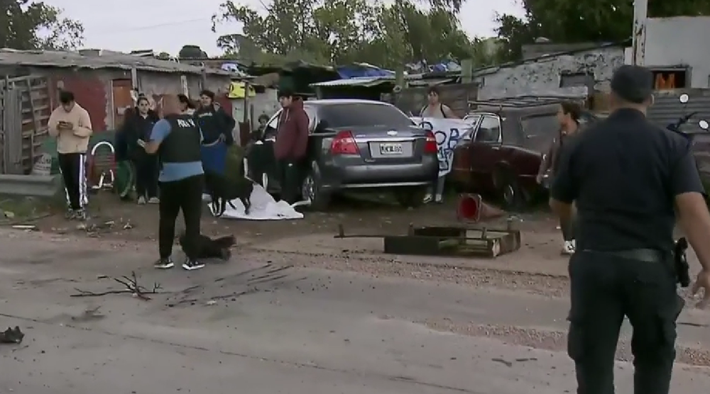 Un grupo de vecinos de Bernal intentó cortar el acceso sudeste para reclamar justicia por Isaías, un adolescente asesinado a balazos.