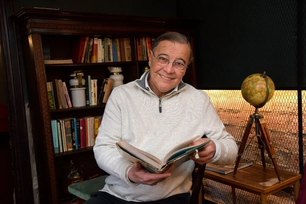 El periodista es fanático de la literatura y el cine.